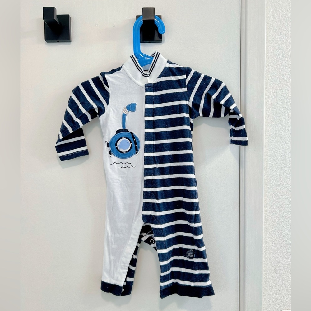 Baby bodysuits 6M
